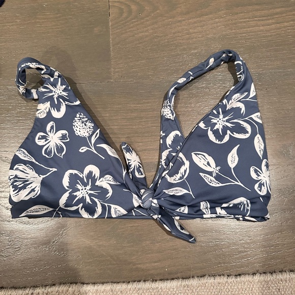 Midori Bikini Tops - Picture 1 of 3